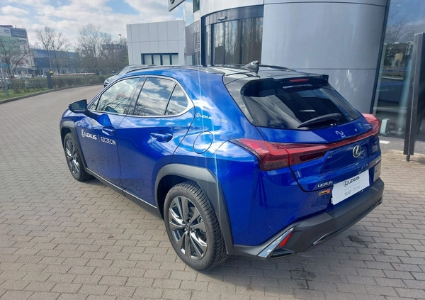 Lexus UX cena 172900 przebieg: 20000, rok produkcji 2022 z Szczecin małe 596